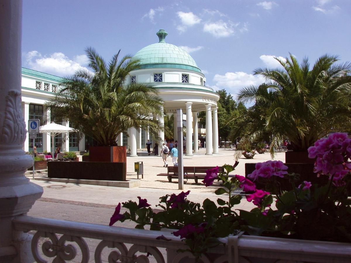 Cafe Schneidewind Hotel Bad Pyrmont Exterior foto